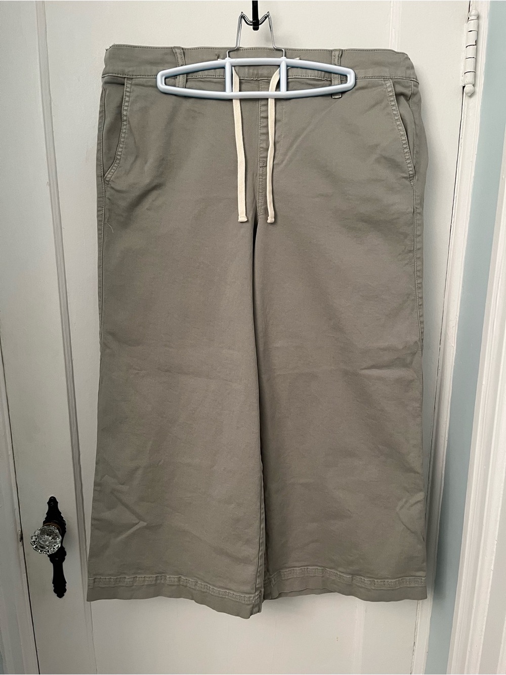 Torrid Wide-Leg Ankle Crop Pants - Picture 7 of 10